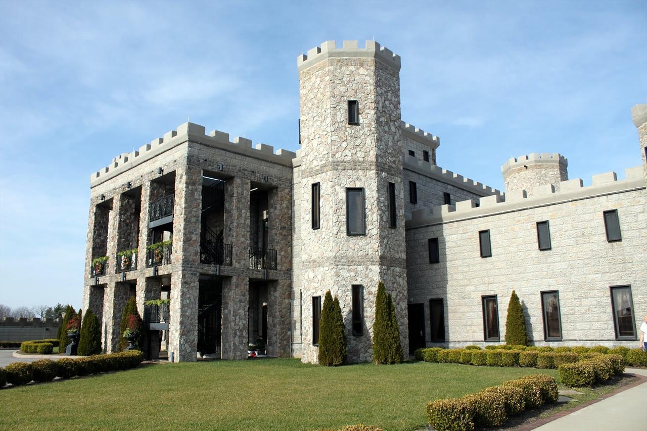 Готель Kentucky Castle Versailles Екстер'єр фото
