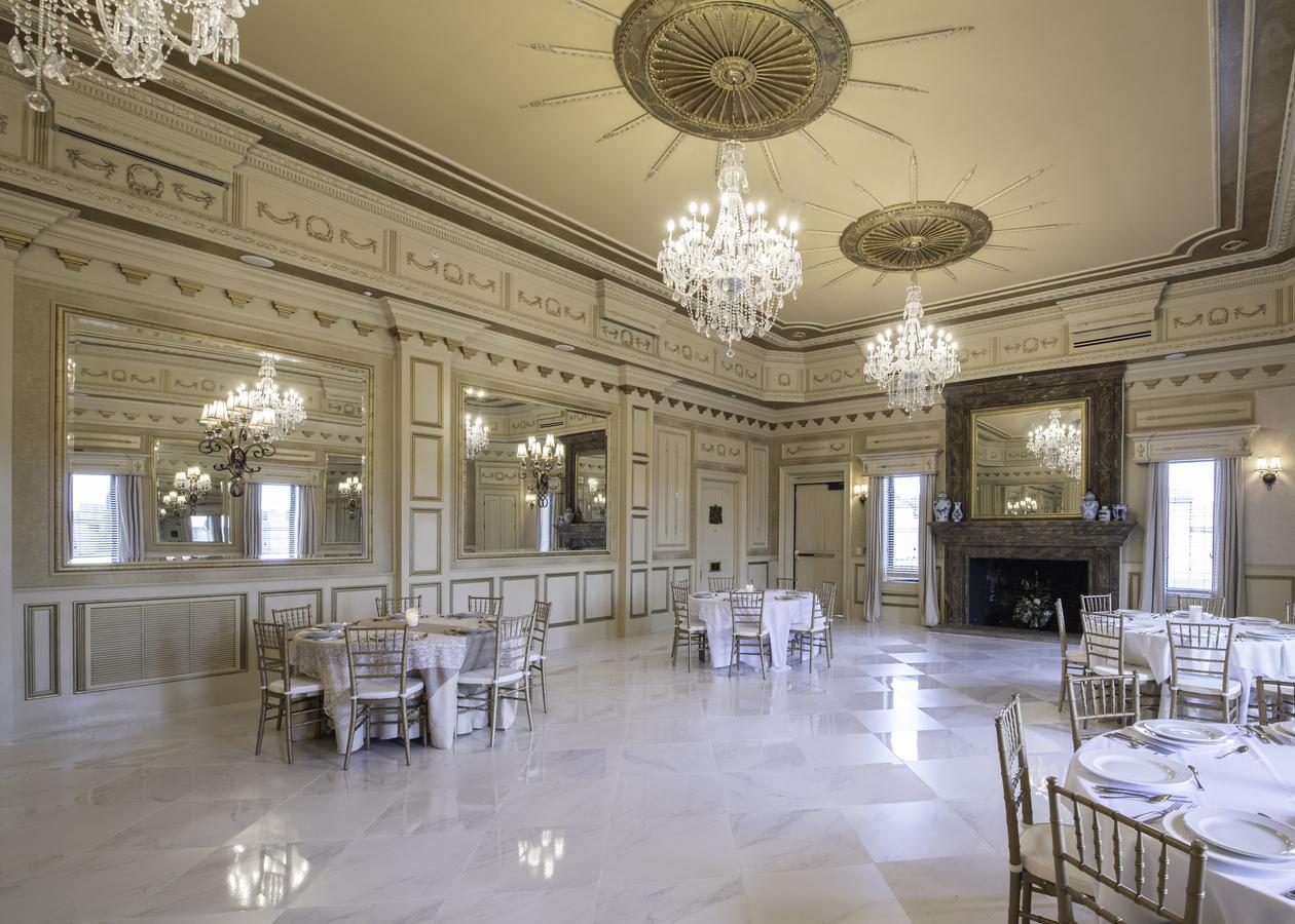Готель Kentucky Castle Versailles Екстер'єр фото
