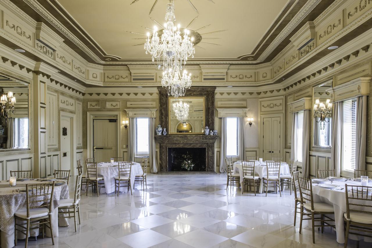 Готель Kentucky Castle Versailles Екстер'єр фото