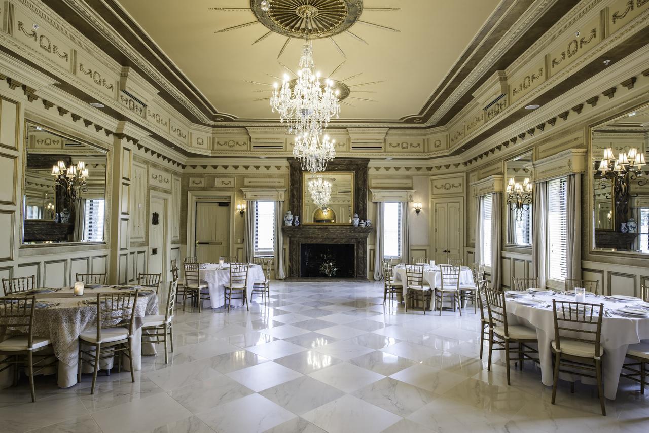 Готель Kentucky Castle Versailles Екстер'єр фото