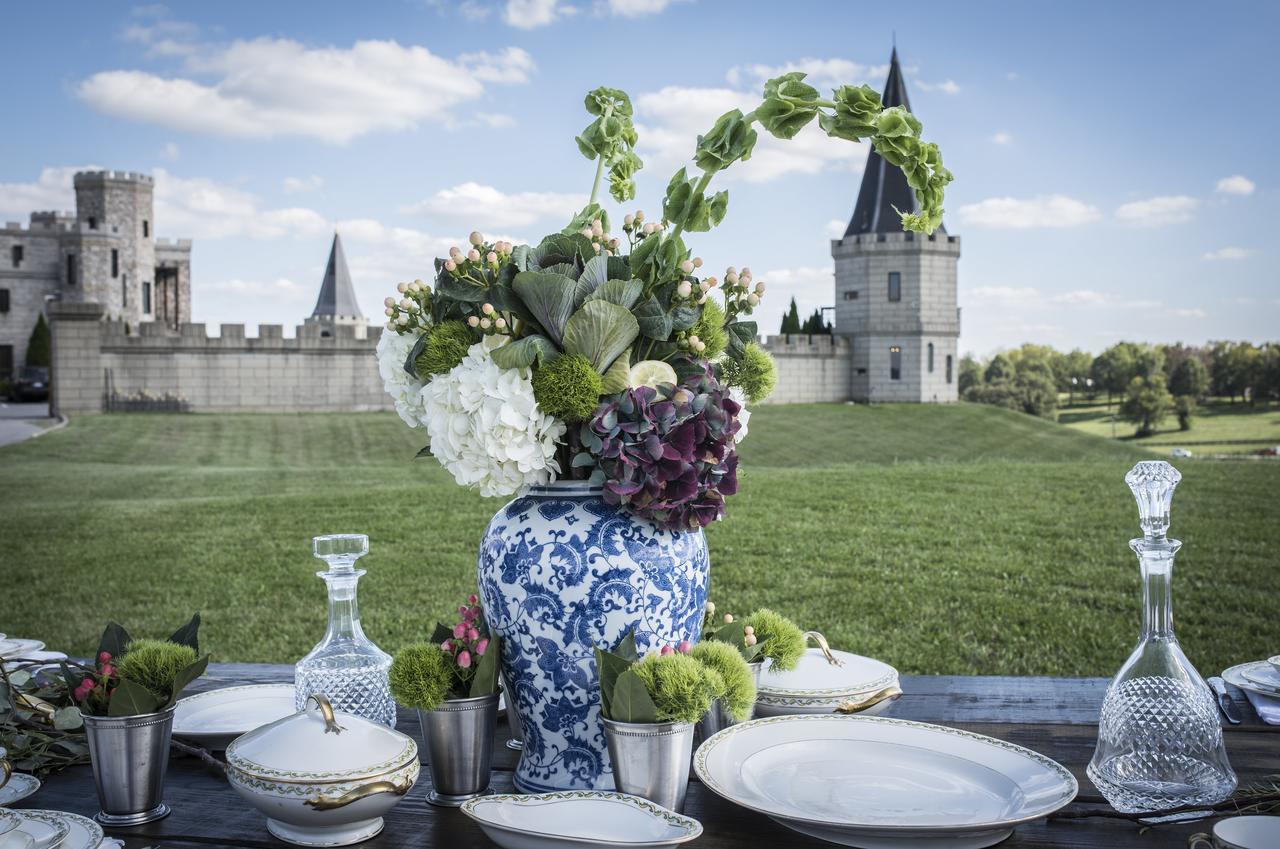 Готель Kentucky Castle Versailles Екстер'єр фото