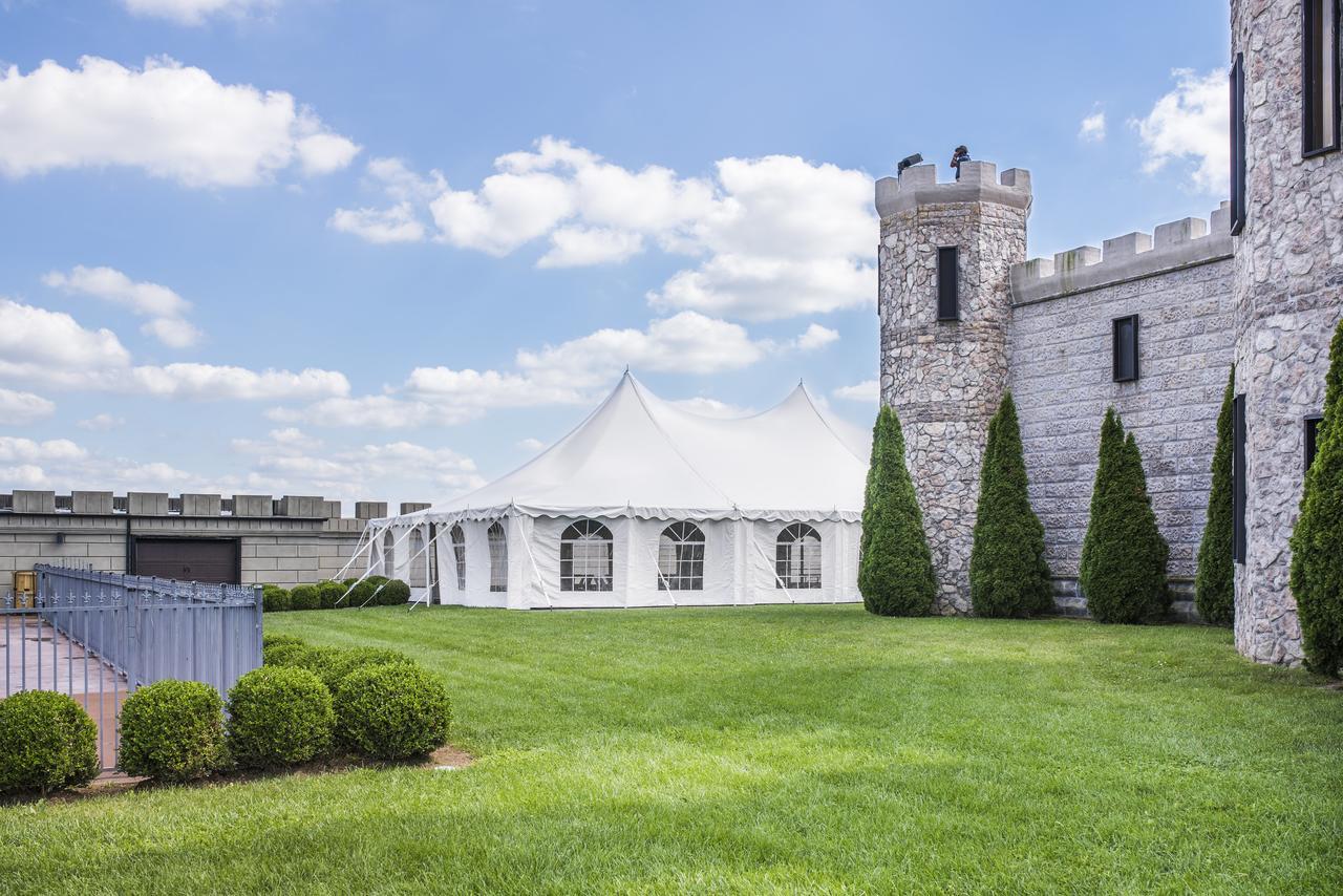 Готель Kentucky Castle Versailles Екстер'єр фото