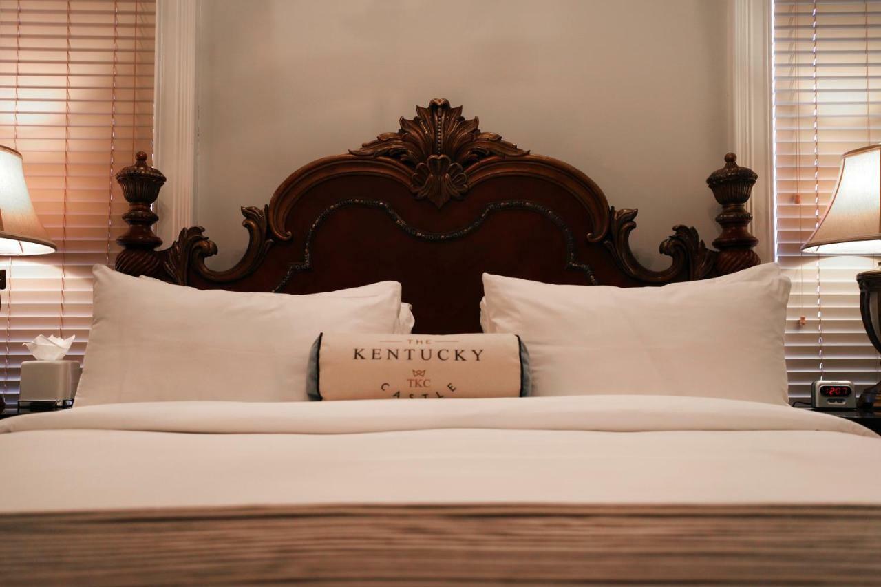 Готель Kentucky Castle Versailles Екстер'єр фото