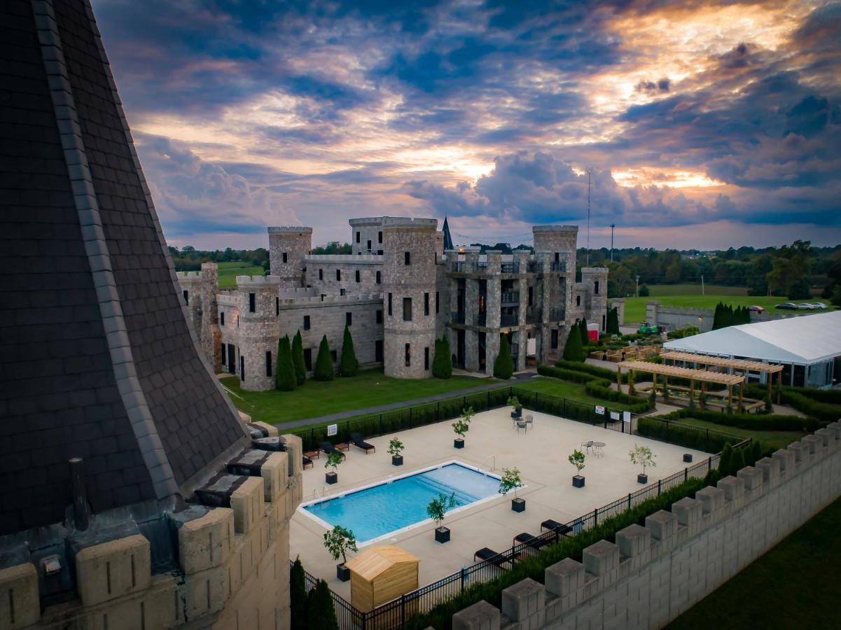 Готель Kentucky Castle Versailles Екстер'єр фото